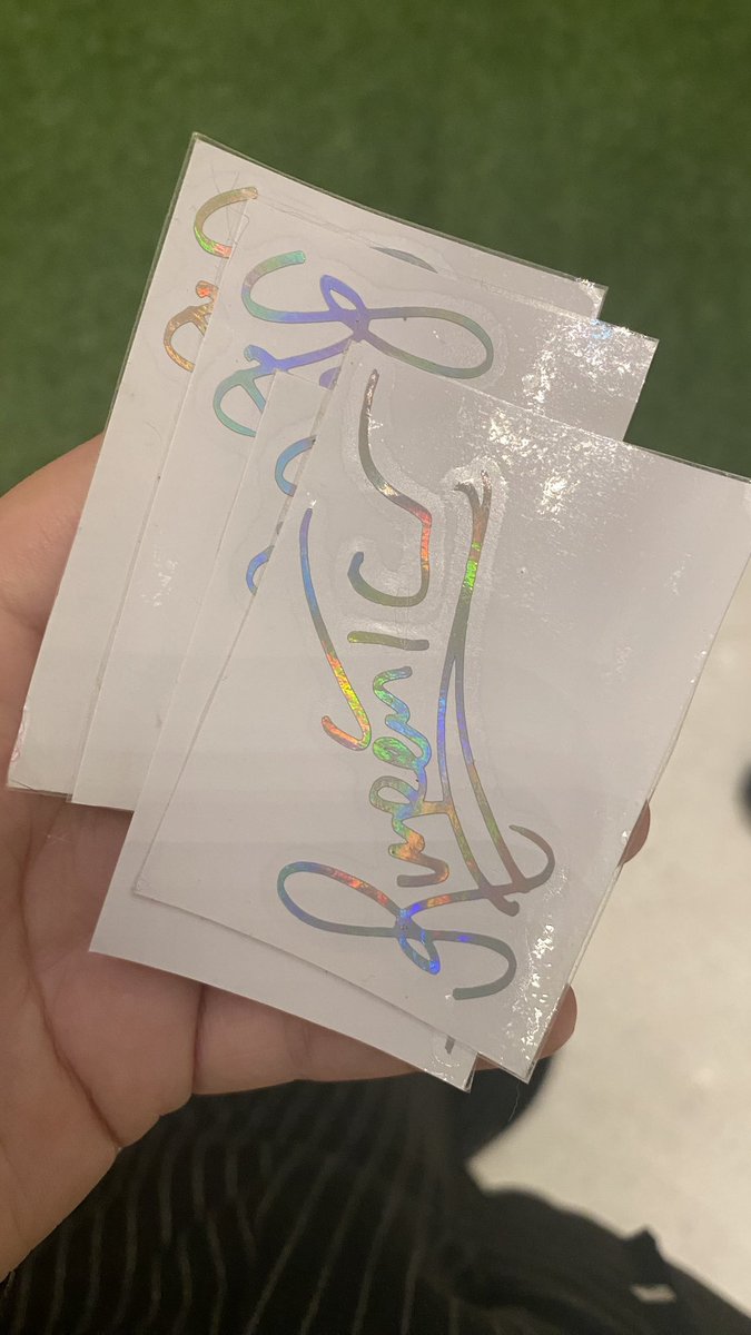 RupertGrintBR's tweet photo. Viemos prestigiar os 20 anos da Câmara Secreta! Quem era fã do Rupert ganhou stickers 😬 https://t.co/0O0eNlCjXo