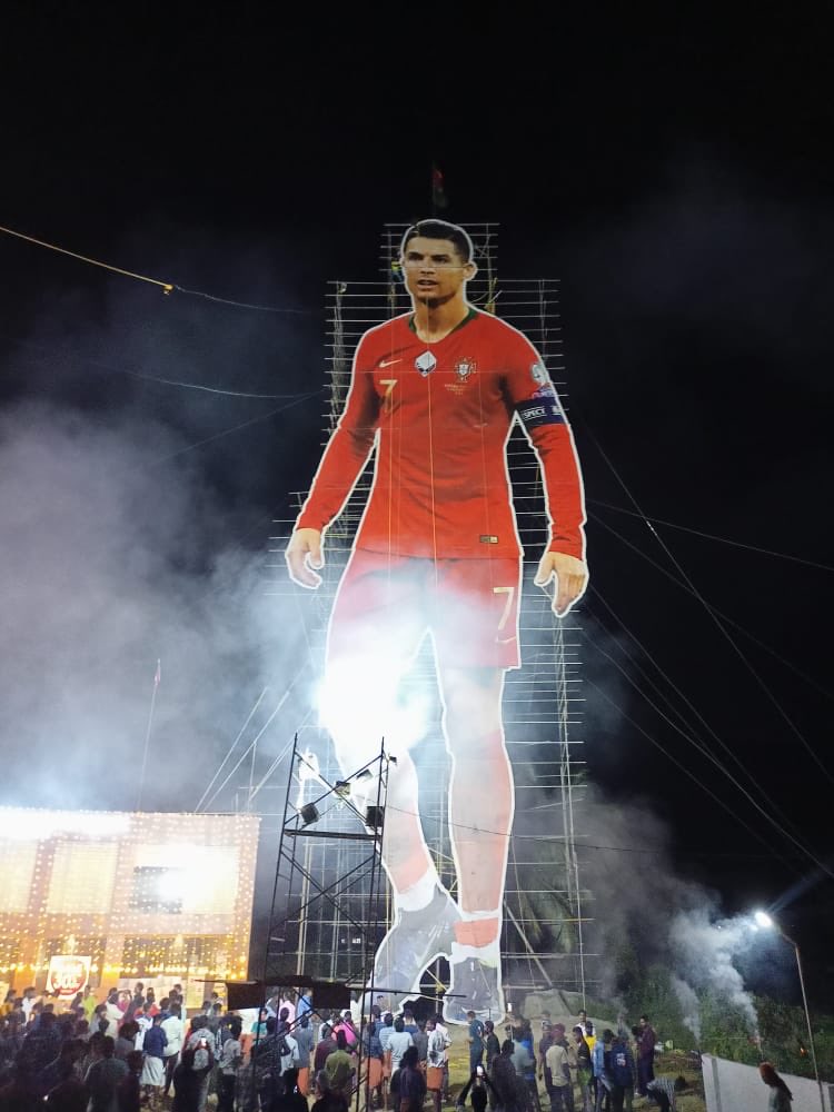CristianoXtra_'s tweet photo. The largest (125ft) Cristiano Ronaldo cut out has been erected in Kerala, India ❤️🔥 https://t.co/SNTQKMEdP3