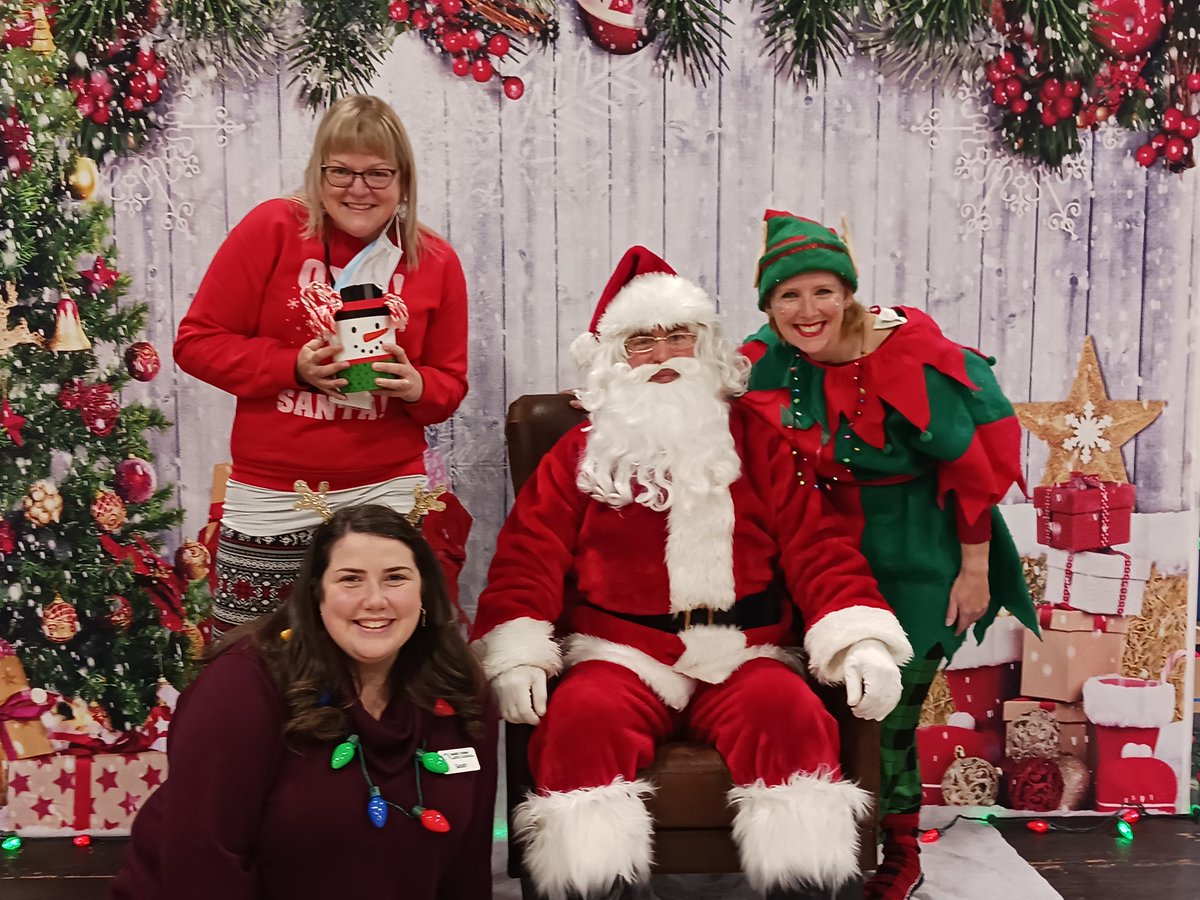 KingstonMFRC's tweet photo. Having fun here at the Garrison Kids Holiday Party #ygk #CFBKingston https://t.co/HtbWMvBQA3