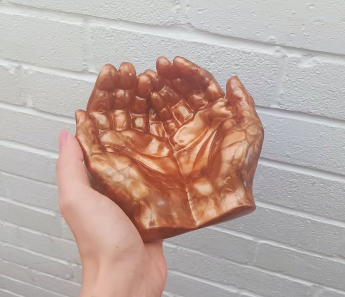 Selling these unique Trinket dishes 😁 great place to keep your keys, jewellery or loose change. Give<a href="/tag/etsy"class="tags"><span>#etsy</span></a><a href="/tag/free"class="tags"><span>#free</span></a><a href="/tag/uk"class="tags"><span>#uk</span></a><a href="/tag/gift"class="tags"><span>#gift</span></a><a href="/tag/christmas"class="tags"><span>#christmas</span></a><a href="/tag/christmasgift"class="tags"><span>#christmasgift</span></a>