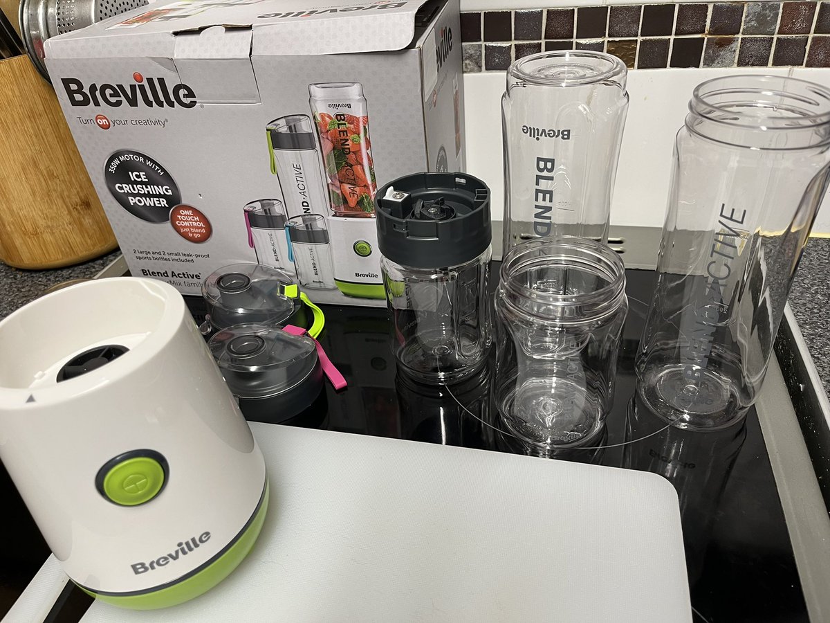 KatieGit's tweet photo. Smashing out the smoothies! Only downside is the family deciding who wants what colour lids😂 @Argos_Online #ArgosTesters #smoothie #breville https://t.co/S9CwUeespN
