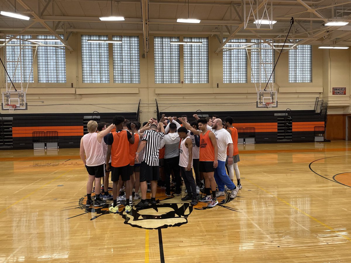 ACHSTigersBball's tweet photo. Annual Amherst Alumni Tournament
#OnceATigerAlwaysATiger
#30Strong
#Family https://t.co/Qk3MkfE3j4