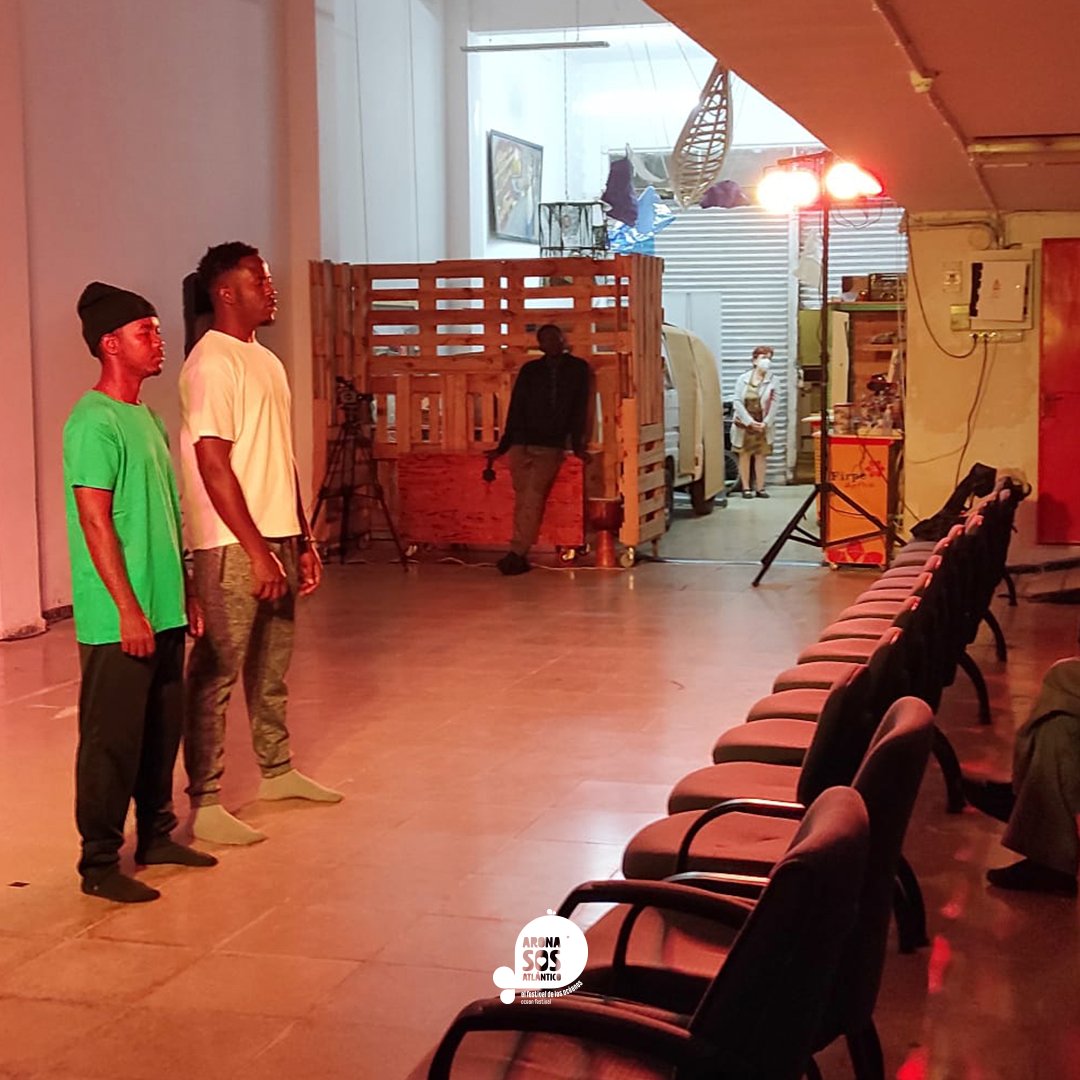 SOSAtlantico's tweet photo. Hemos disfrutado de la danza performance del Colectivo Coraje y Acerina Amador, Rêveurs (Soñadores) 🤩 Una mirada al mar diferente, rompedora y de fusión entre culturas y países 🙌🏻✨ https://t.co/sm3NW2ZrVA