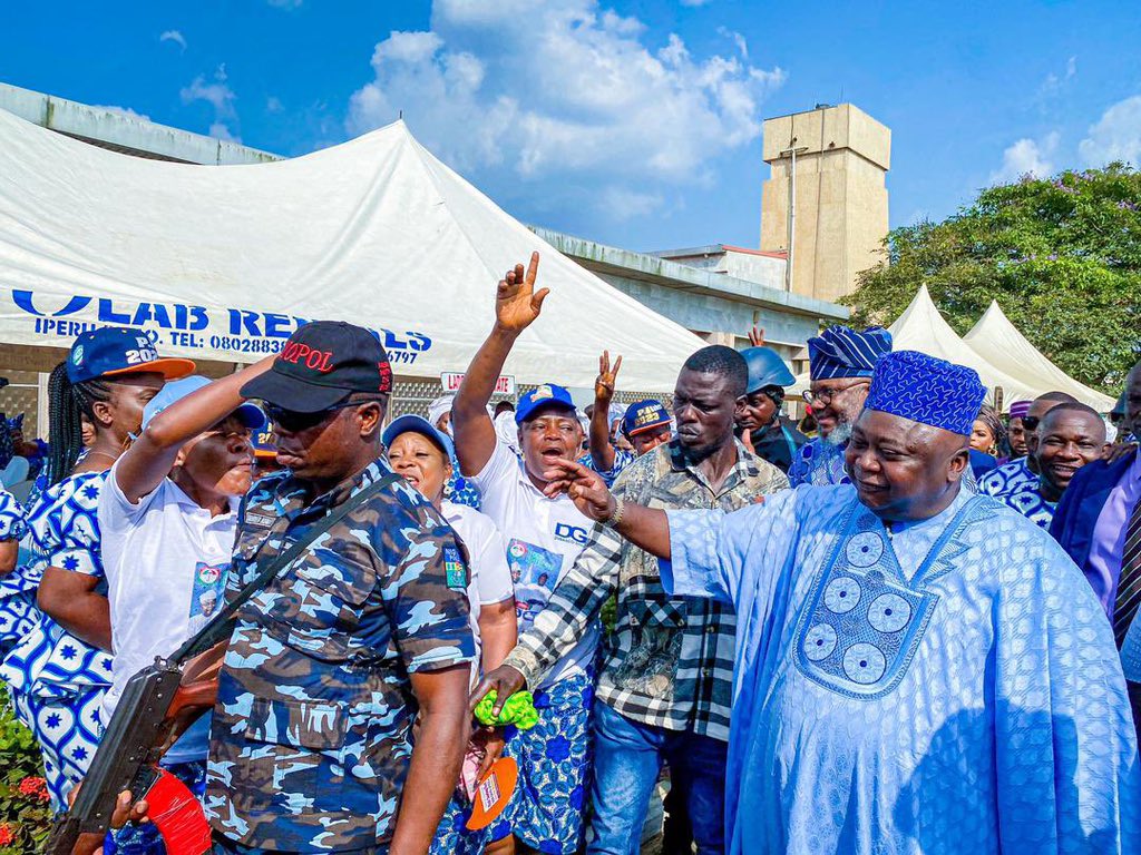 captain_taiwo_'s tweet image. The True Son of the Soil 

Man of the masses 

Omo Akesan Baale Oja 

#LADOxTripleA
#AkesanDay