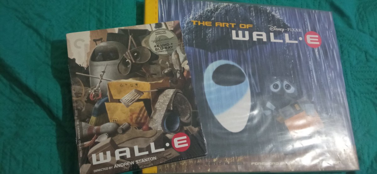 Kaek_art's tweet photo. Wall-E is an excellent Criterion edition, 1 4k disc with the movie, and two more blu-rays discs with the movie and extras, includes an scrapbook with new material and sketches who doesn't appeared on the artbook ๐ฅบ๐ฅฐ #criterioncollection #andrewstanton #walle #buynlarge https://t.co/jboSXhQI0a