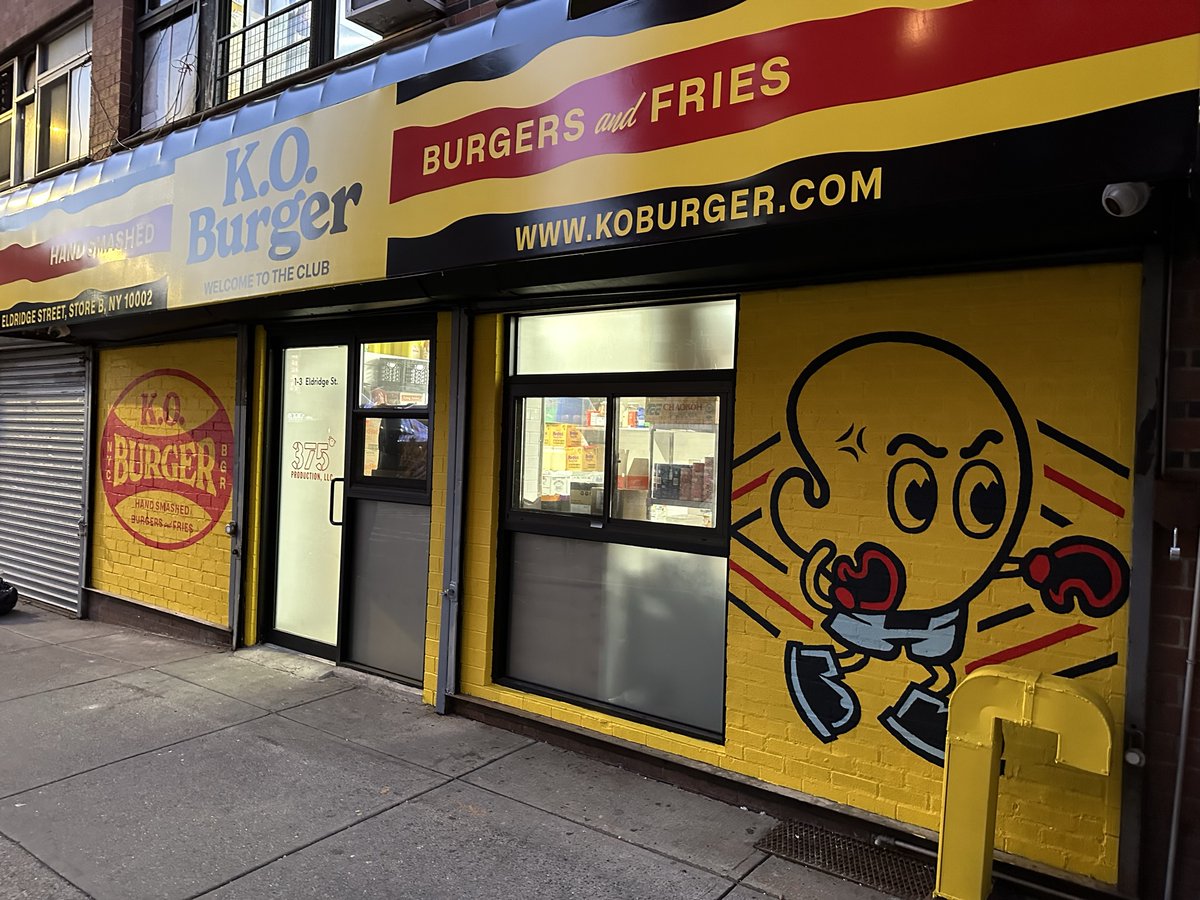 Astro Murals tweet media