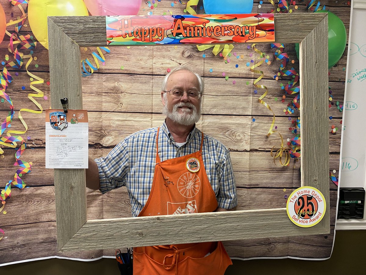 gonzalesmic's tweet photo. Happy Anniversary Jim Grant! Wow 25 years with the company. ⁦@destrella5⁩ ⁦@garland_haynes⁩ ⁦@keren_gorg⁩ https://t.co/NYojuZ5M8w