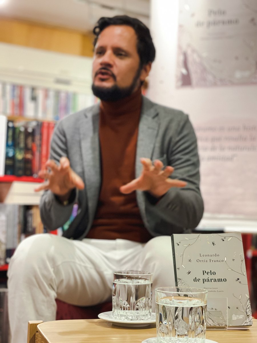 PalabraLibreUS's tweet photo. Algunos momento que nos dejó el cierre del club de lectura de Pelo de páramo, en el que dialogamos con su autor. 💙
📍@fcecolombia
@leo_independ
🗓Consulta la programación en:
https://t.co/8Si4P3qWdp
#NoviembreIndependiente
#LeoIndependiente
#ColombiaLee
#YoLeoIndependiente https://t.co/5APjLImaes