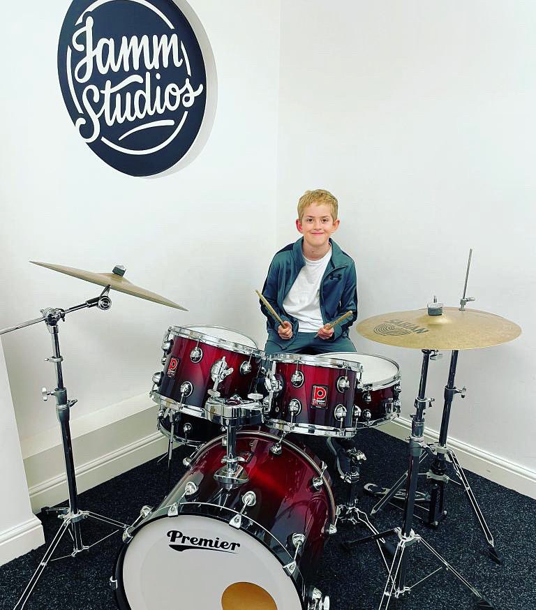 Jack channelling his inner rock star!

Only 2 lessons in and already making use of our Jamm room to warm up before his lesson!

Nice work Jack!

#jammstudios #drums #drummer #drumming #sthelens #musiclessonssthelens #drumlessonssthelens