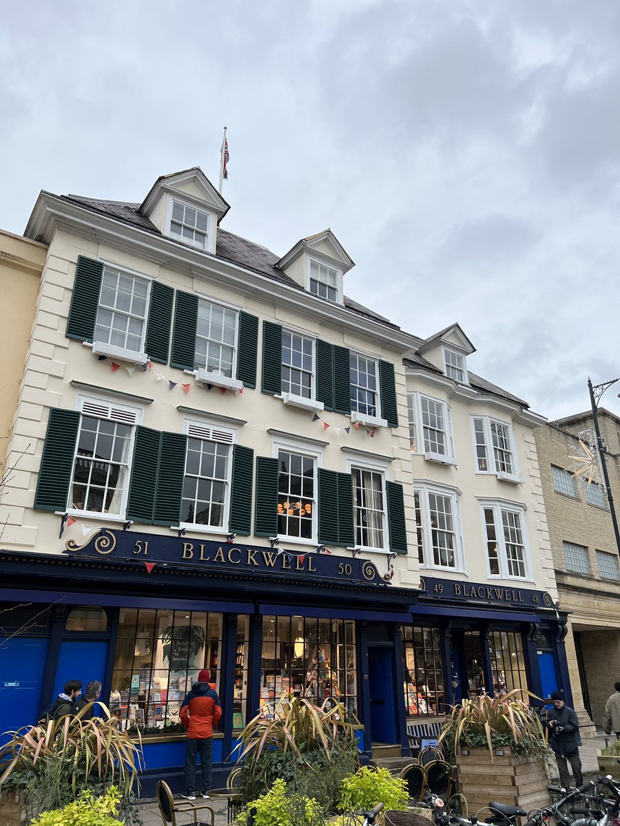 Martin Port (@martinport) on Twitter photo Popped into the always impressive and rather cavernous <a href="/blackwelloxford/">Blackwell's, Oxfordâs Bookshop</a> today. Amazing what you find if you look hard enough! đ <a href="/PorterPress/">Porter Press</a> #transafricalandrover #miniscrapbook #willthenoveltyeverwearoff? Popped into the always impressive and rather cavernous <a href="/blackwelloxford/">Blackwell's, Oxfordâs Bookshop</a> today. Amazing what you find if you look hard enough! đ <a href="/PorterPress/">Porter Press</a> #transafricalandrover #miniscrapbook #willthenoveltyeverwearoff?