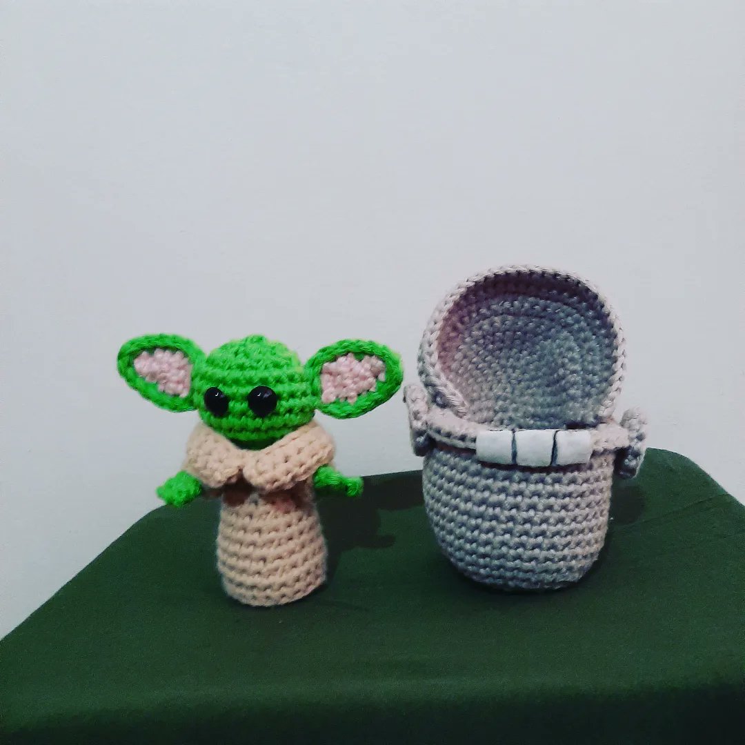 amiguruche's tweet photo. Novo modelo baby yoda
.
Baby yoda + Space Pod
Pattern: Ami Amour
Execução: Clara Aleixo
.
Qual vcs preferem?
.
.
.
#maricaparatodos #compredequemfaz #amigurumi #crochê #feitoamao #artesanato #handmade #babyyoda #spacepod #starwars #mandalorian #itaipuaçu #maricá #rj https://t.co/UKrao6QYwE