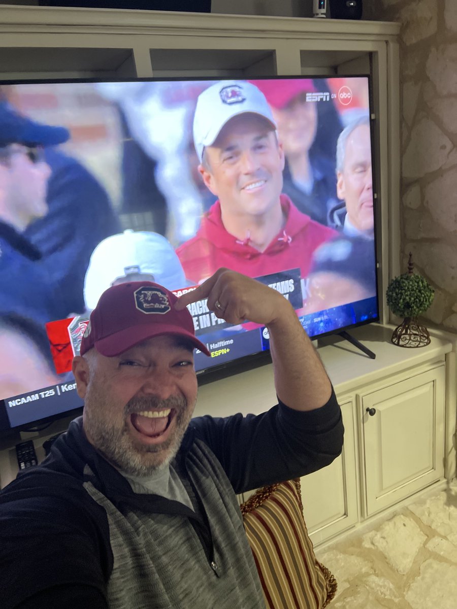 IIWII4Me's tweet image. Thank you @GamecockFB  for today’s win.  It feels amazing to be on the top side of football talks with other people, especially in Texas. Way to compete and win!!! @SpencerRattler @CoachSBeamer @Pete_Lembo @Coach_Satt Go Cocks!!! #gettingranked