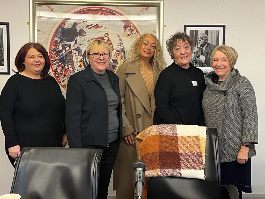 KimJohnsonMP's tweet photo. Enjoyed meeting so many @UKLabour @LabourWomensNet members today, talking about a day in the life of an MP, but also what we want a Labour Government to deliver, with my colleagues @angelaeagle @PaulaBarkerMP @Paulett54122148 and #SheilaMurphy https://t.co/DD24iC6CuV