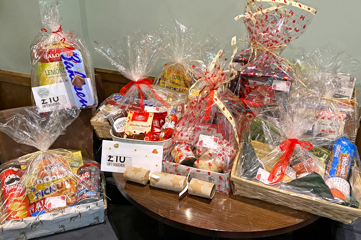 SimonEdmands's tweet photo. Please support this years #Chifan #Chinese Restaurant #raffle in aid of the #Dorking #Christmas Lights - tickets just £1 each - thank you! 😊 https://t.co/IPoWtD0BSa