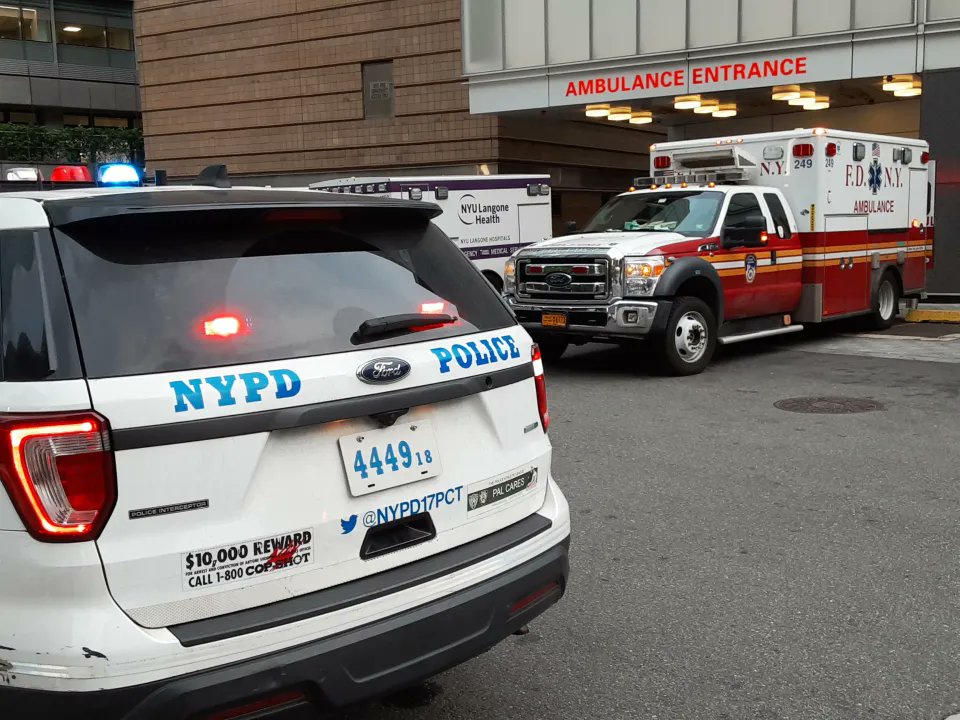 Un trabajador murió aplastado mientras cargaba un camión en Brooklyn (NYC) la tarde del “Día de Acción de Gracias”.