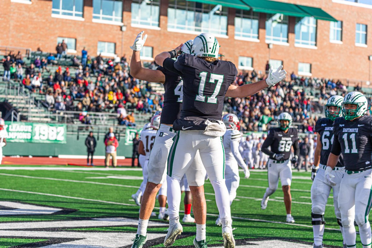 DartmouthFTBL tweet picture