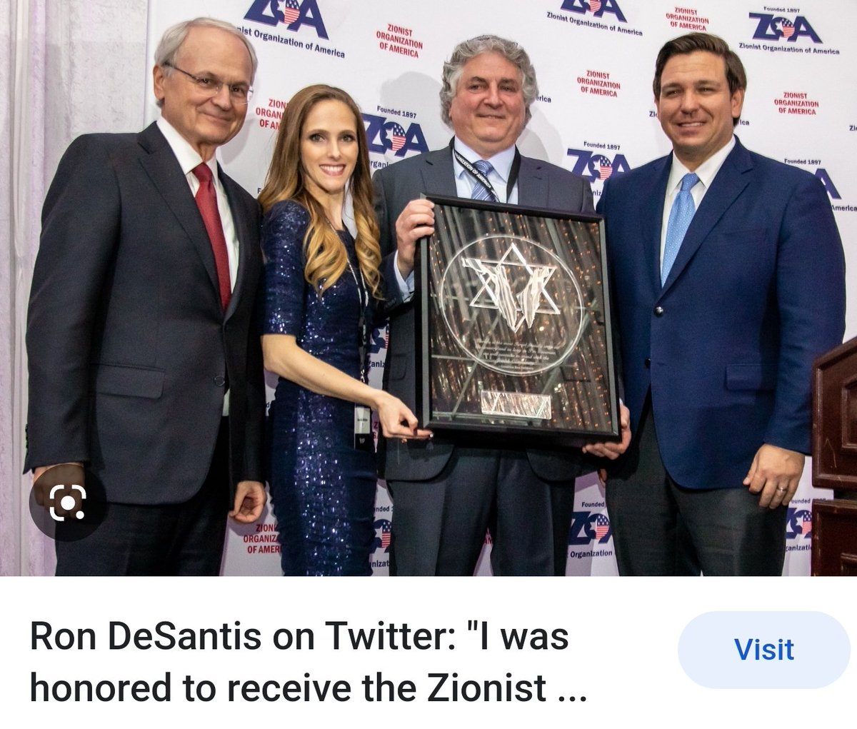 297c1441a2fe4ab's tweet photo. @LionelMedia Correct.  This  picture tells you which masters he will serve if he becomes President.   Why do you think the MSM is shilling him so hard?  I am against anyone who Zionist chickenhawks William Kristol and John Bolton endorse. https://t.co/bv3Nml421M