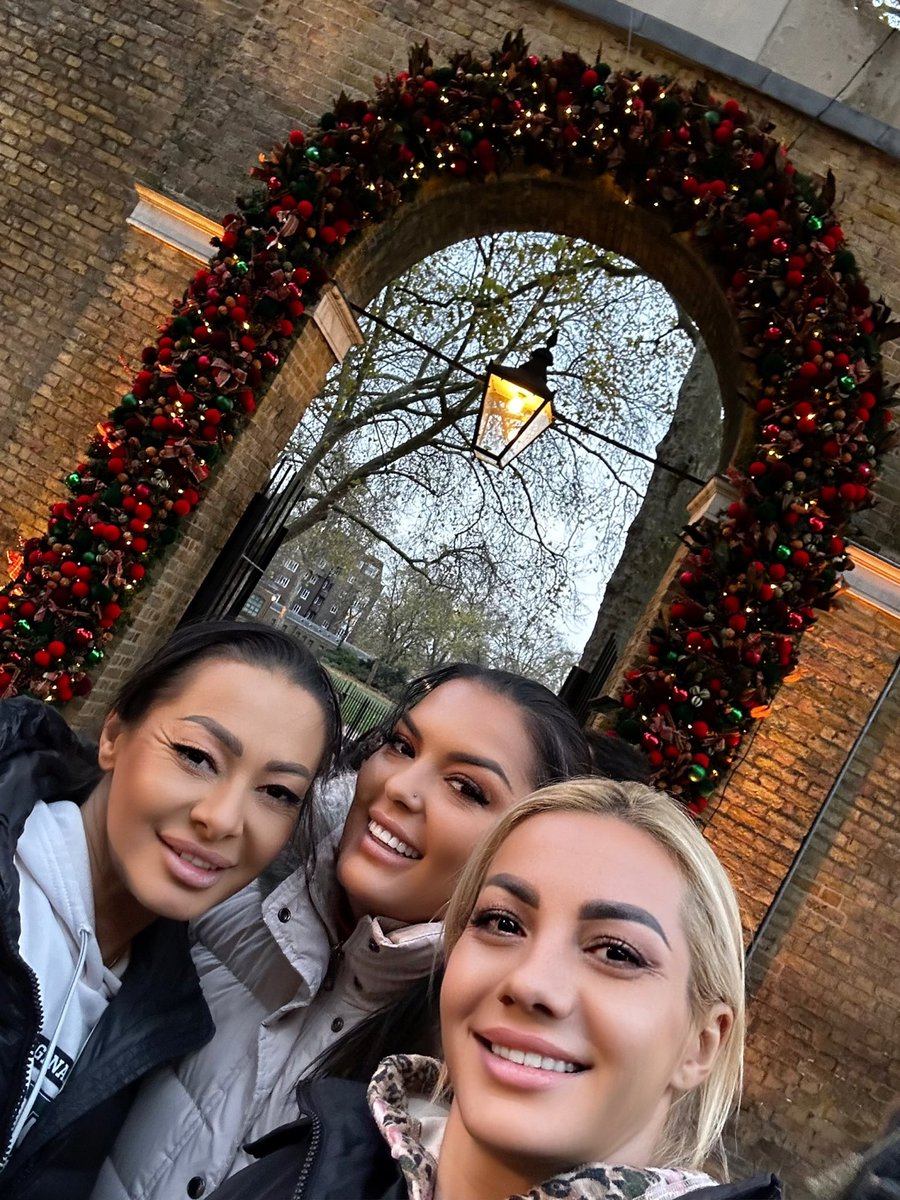Alice Romain on Twitter: "We kiss you and hug you from London!!!😘🤗🥰@SandraRomain11 @Jasmine_BlackXX"