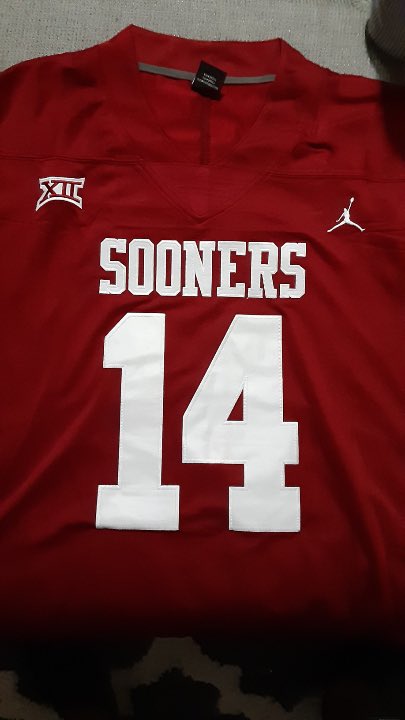 KelseyM55983222's tweet photo. Itβs game day, I FINALLY got my jerseyβtold me it was 1 of a kind! #bootybae ππ₯π https://t.co/1cotQtLMeS