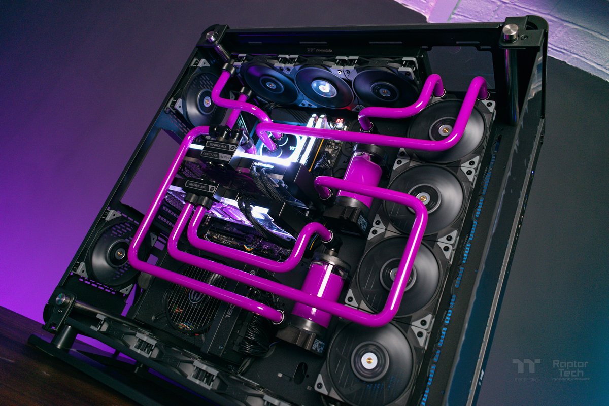 Thermaltake_na's tweet image. Some builds are just so... 😍 😍 😍 😍 
Featuring our Core P8, TOUGHFANS, and more!

Build by: IG @raptortechmodd

#CoreP8 #DIYPC #Thermaltake #TOUGH #YourModYourWay #CustomCooling