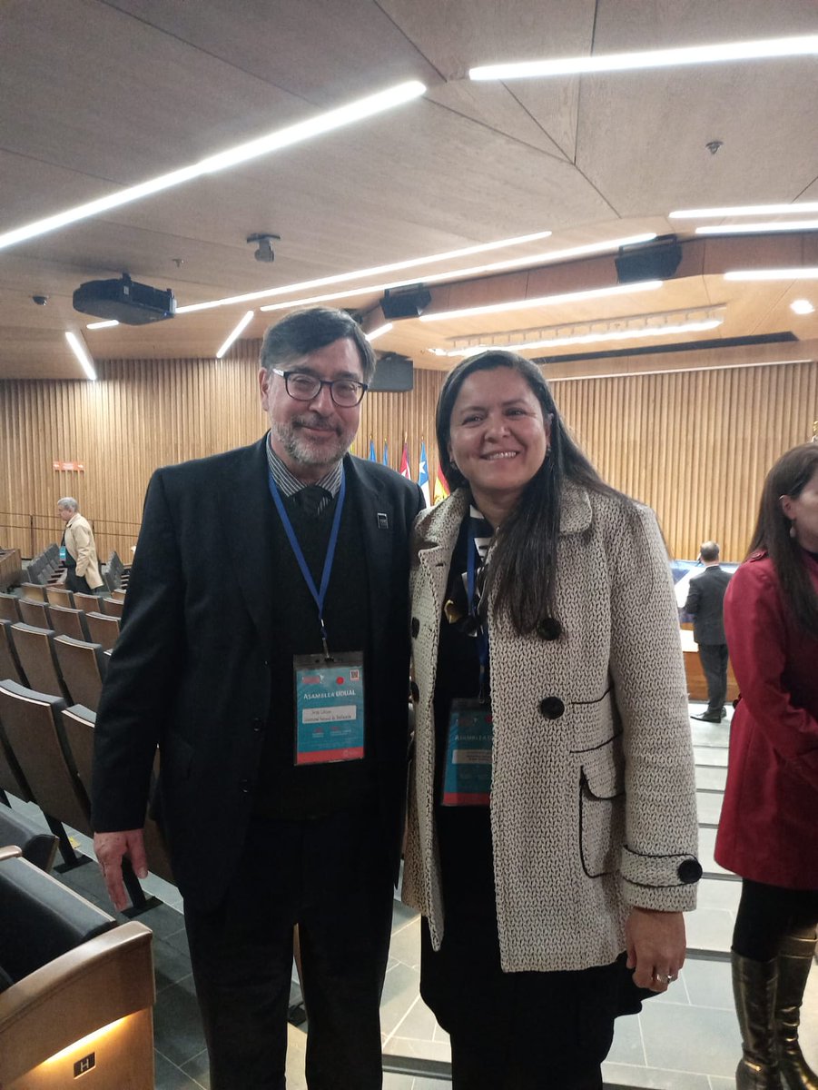 ingmsq's tweet photo. @UDUAL Feliz de mi foto con @DollyMontoyaUN https://t.co/0TrBjZUtje