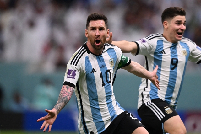 futbolecuador's tweet photo. Argentina revive con un triunfo para depender de sí mismo (VIDEO) https://t.co/PkCbbT0q6m https://t.co/Eh5pIvOeFz