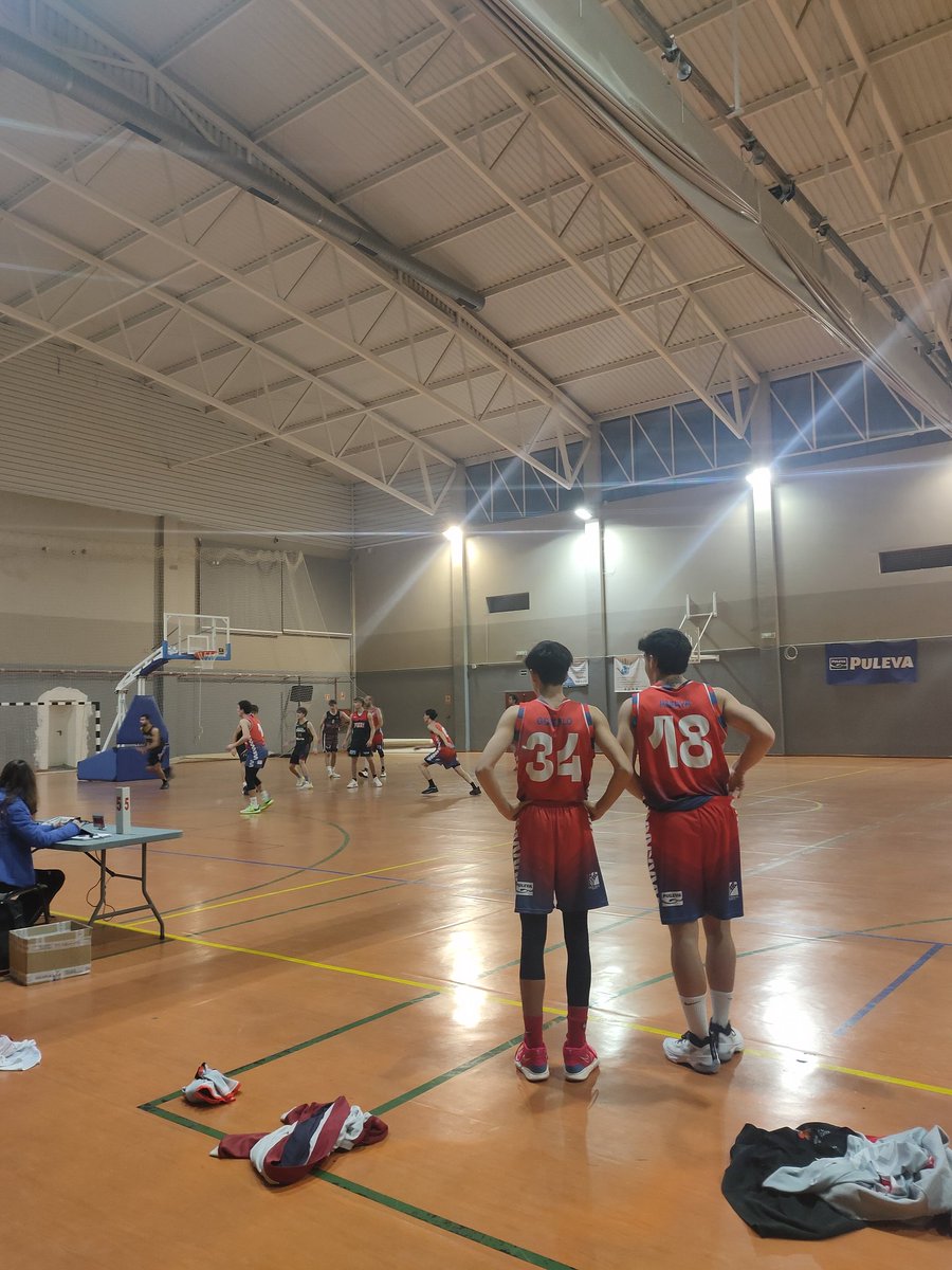 #ProvincialMasculino 

Victoria ante Kivnon Fisioterapia <a href="/CDRaCa/">CD Tear Ramón y Cajal.- RACA</a> por 73 a 58. Destacó Chus con 17 puntos. Más minutos para el cadete Gonzalo con los senior.