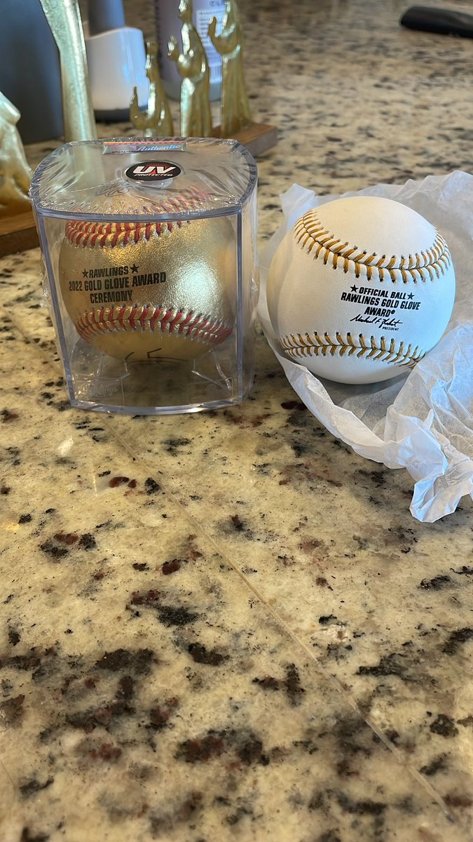 HipHipJose5's tweet photo. We are a week away from #TrevinosBirthdayBash baseball tourny! So let’s give something away! All you have to do is RT and @ 2 of your friends in the replies.. and these personalized baseballs could be yours! Winner announced on 11/28/22 https://t.co/TKlNJeDR4y