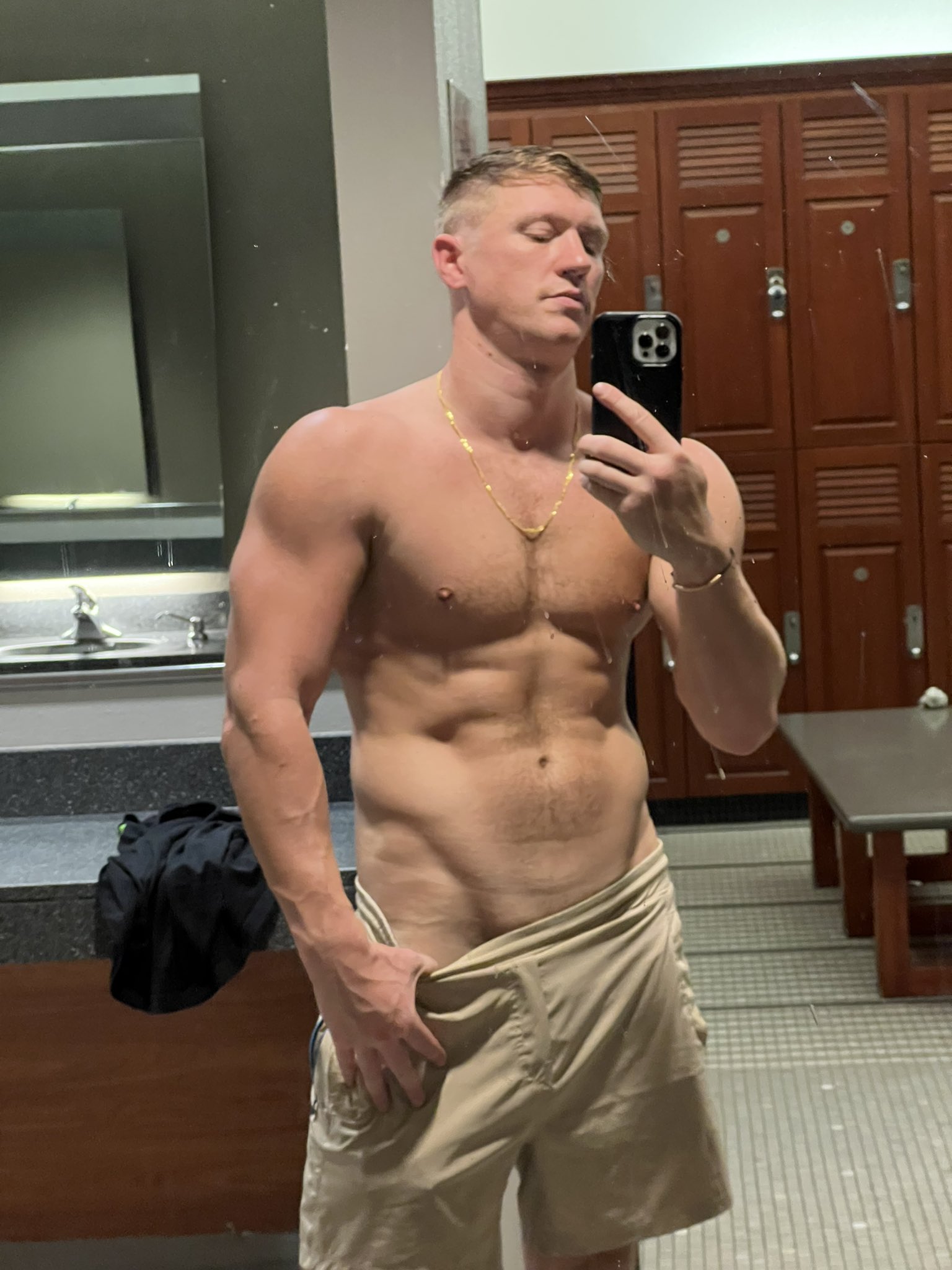 TW Pornstars - The Oliver Flynn. Twitter. Wanna see me take them off?. 9:08  PM - 26 Nov 2022