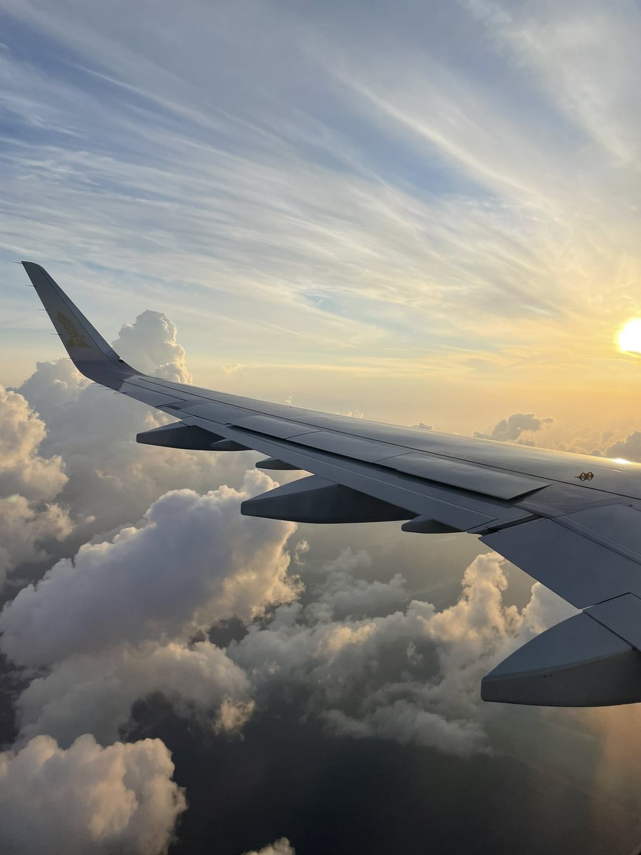 heeury's tweet image. أسافر عنه من ديره لديره
عساي أسلاه لكن ماحصل لي