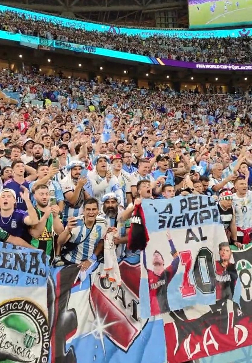 Y en medio de un gran combate flameará nuestra bandera.
