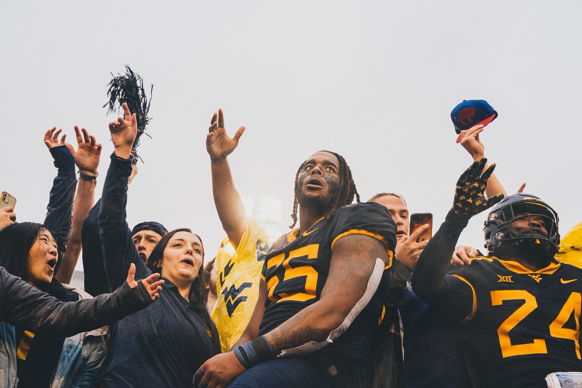 WVUfootball's tweet photo. Swept the Oklahoma’s 😎 https://t.co/qMn82OtGs4