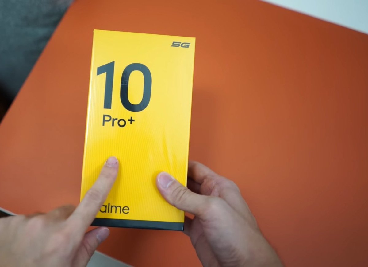 ravi3dfx's tweet photo. #realme10ProPlus5G Global unit launch with #Mediatek #Dimensity920 Processor 🧐
Maybe for Price 24,999 Rupees 😹 

#stufflistingsarmy #technews  #realme #daretoleap #realme10ProSeries5G #CurvedDisplayNewVision https://t.co/teuQuYSSP4