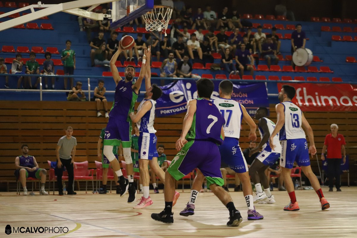 ZONABIZKAINA's tweet photo. Cerramos cartelera de hoy con resultados fantásticos de nuestros equipos, como las victorias de @zornotzast en Leb Plata, la de @BilbaoBSR o la de @santurtzibasket en el derbi ante @bilbaobasket entre otras. Beti bezala https://t.co/Yj1v4npFwH Aurrera bizkaiko saskibaloia! https://t.co/tyZEybrd8I