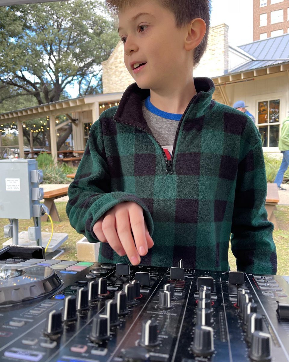 the_am_project's tweet photo. Today’s sunshine was what we needed ☀️ Thank you to @dogfriendlySA and Legacy Park for booking our AMazing DJs: DJ Lil Beats, Moni the DJ, DJ Coley &amp; KingKong CrayCray 🎧 https://t.co/KBtYcKrxx5