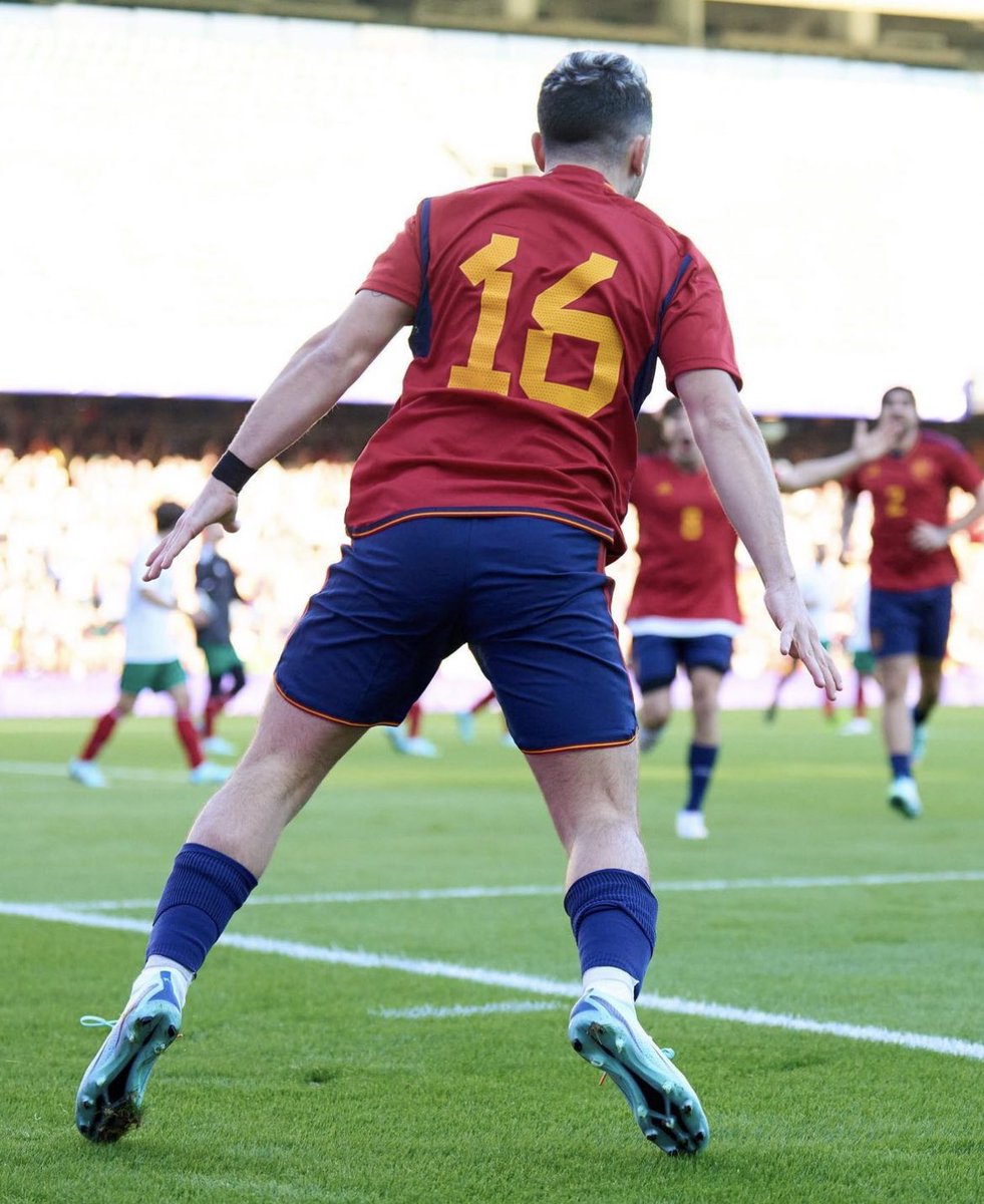 RayodeBarcelona's tweet photo. ♥️ Desde Rayo de Barcelona queremos felicitar la pedazo de actuación de nuestro Presi @Spursito en la fase de grupos del Mundial de Youtubers.

🇵🇹 Vs Portugal: gol ⚽️ + asistencia 👟
🇫🇷 vs Francia: gol ⚽️ + provocar penalti 🔥

¡MAÑANA TODOS AL BENITO VILLAMARIN 🏟️! 🇪🇸🇪🇸 https://t.co/3J6lHtrY1l