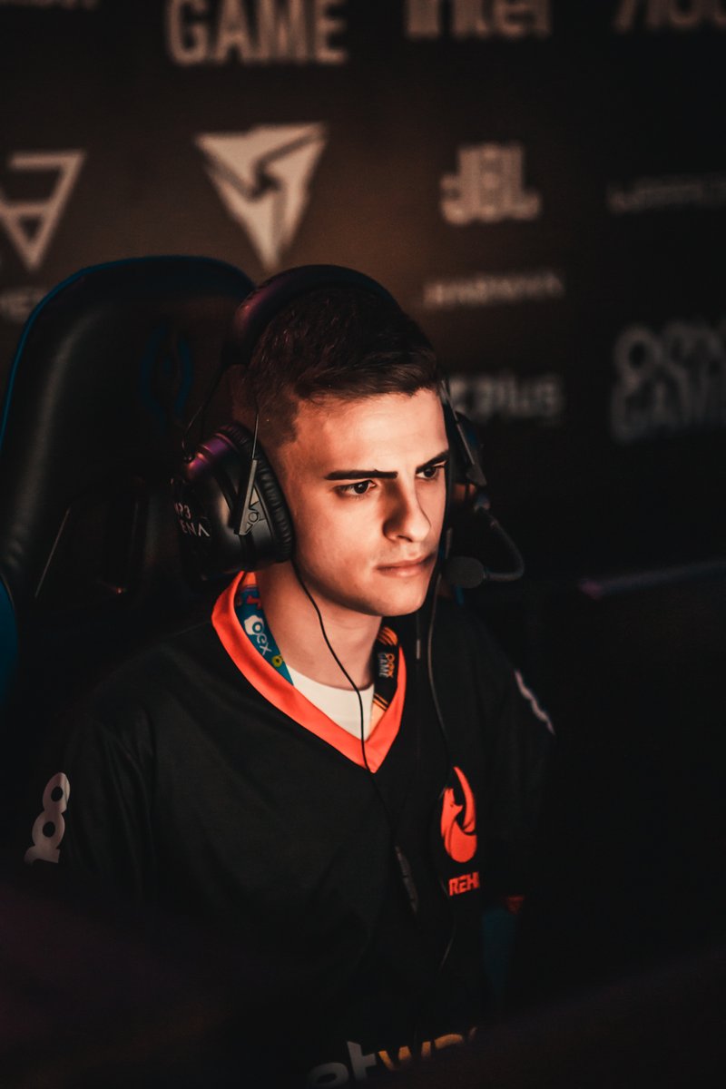 crashersgg's tweet photo. Vencemos o primeiro confronto por W.O. Nosso próximo adversário será a #STARGAMES
#GOREHL 🦊 https://t.co/h1xkC5X0Yr