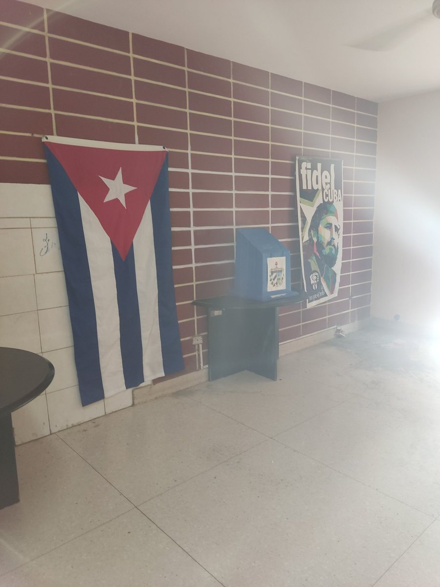 AlexaGuevCuba's tweet photo. #YoVotoEl27 en Playa Siboney ya estamos listos https://t.co/FuQb4UBwPy
