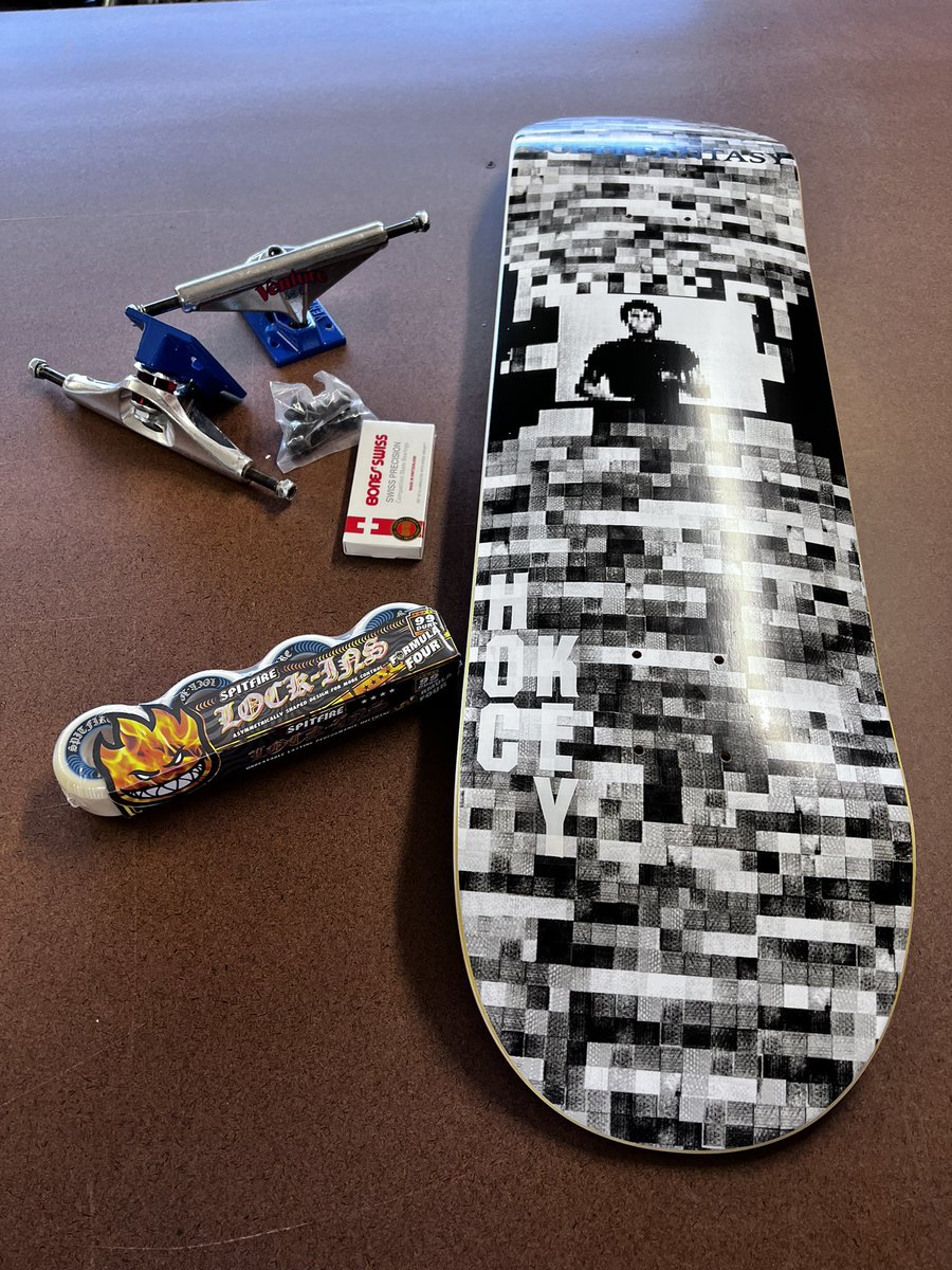 Copped dinner at Espiritu last night and built a Christmas complete today, back on Ventures, lessgo.