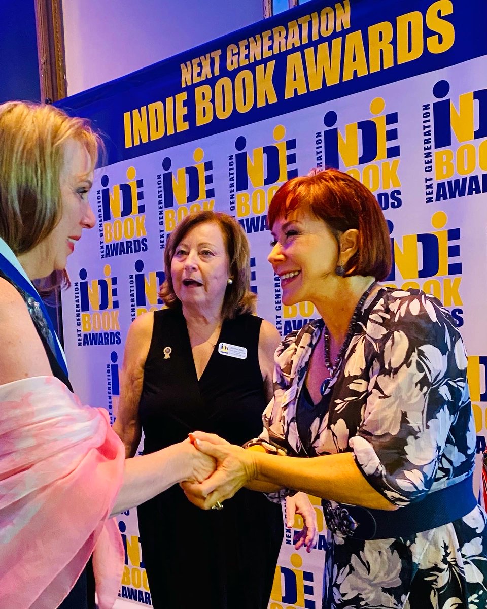 BrainCoach333's tweet photo. When I think about the last year, I can hardly believe it. I meet this author at the #NextGenAward Gala in July. They recently finished making a movie on her book. It will be called “Four” and is about adopting her daughter. I’ll keep you posted. Life amazes me daily. ♥️🙏🏻 https://t.co/4QbPKVhzNA