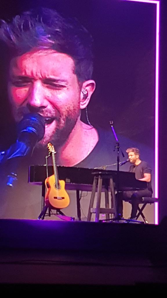 Lelusoto1's tweet photo. @NovAlboranChile @pabloalboran 2 noches inolvidables en Buenos Aires...
Mágicas inexplicables, y en familia @PAlboranARGFC 
#GraciasPorEstaGiraPablo https://t.co/CeugzIYDhE