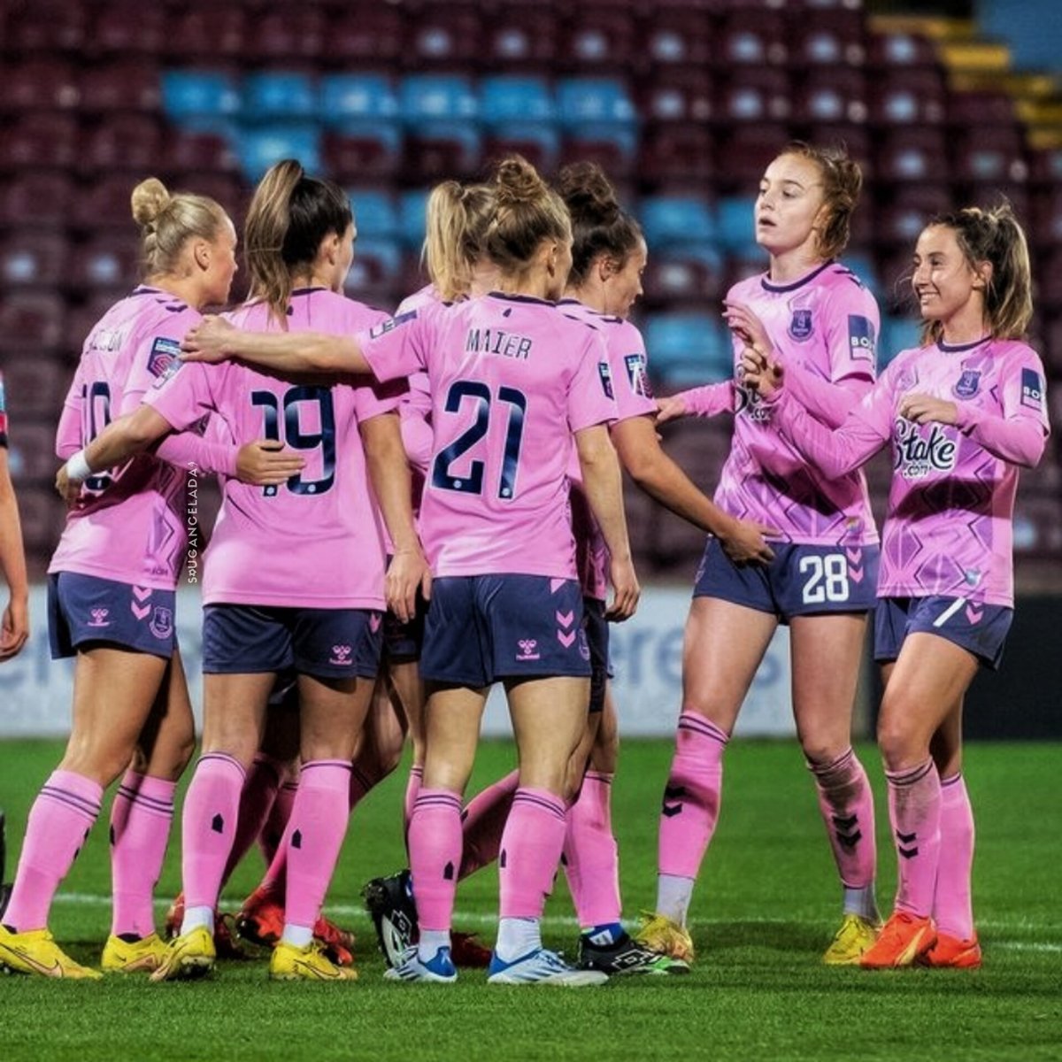 soucancelada's tweet photo. O técnico do Everton também elogiou Gio, que desempenhou um papel fundamental no terceiro gol dos Blues, dançando nos desarmes na área antes de preparar Park para finalizar.

🗞️ @EvertonWomen https://t.co/1qCym8cGOi