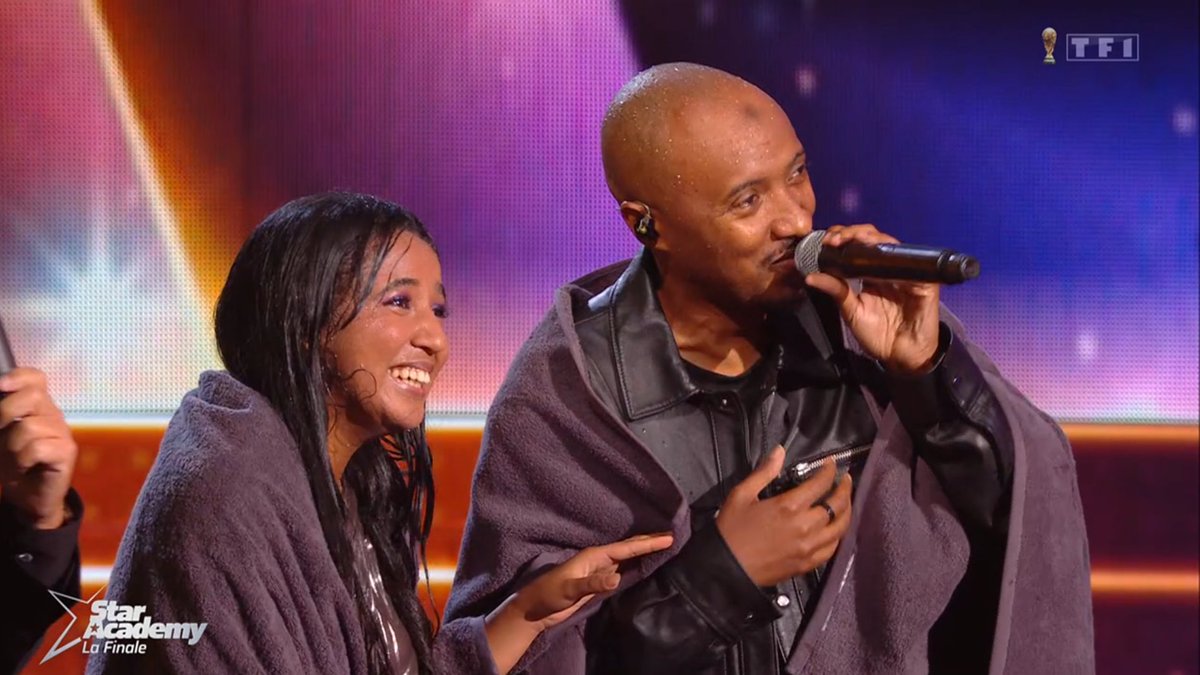 staracreact's tweet photo. Soprano à propos d'Anisha "c'est une fille qui a beaucoup d’âme, elle nous touche. J'étais avec un ange"  #StarAcademy https://t.co/p9FtorULpQ