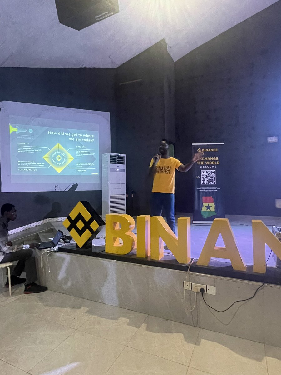 TheCryptoGhana's tweet photo. Live from #BinanceMeetupAcce https://t.co/joDkzcgpmz