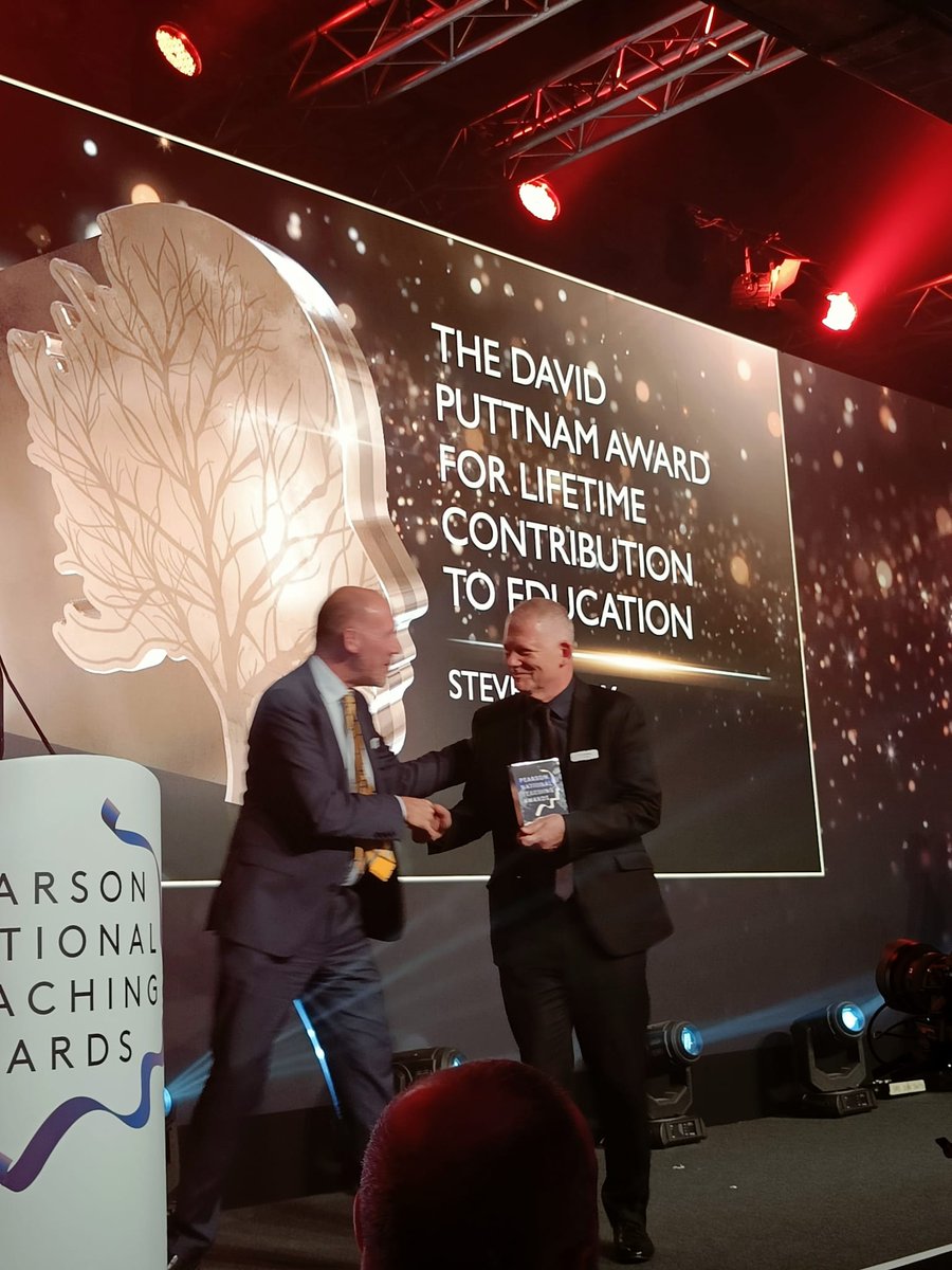 TeachingAwards's tweet image. Wonderful to celebrate our Chair Steve Munby’s time here at the Teaching Awards! Thank you to @RealGeoffBarton for presenting Steve’s award and for your kind words about our amazing #TeachingHeroes