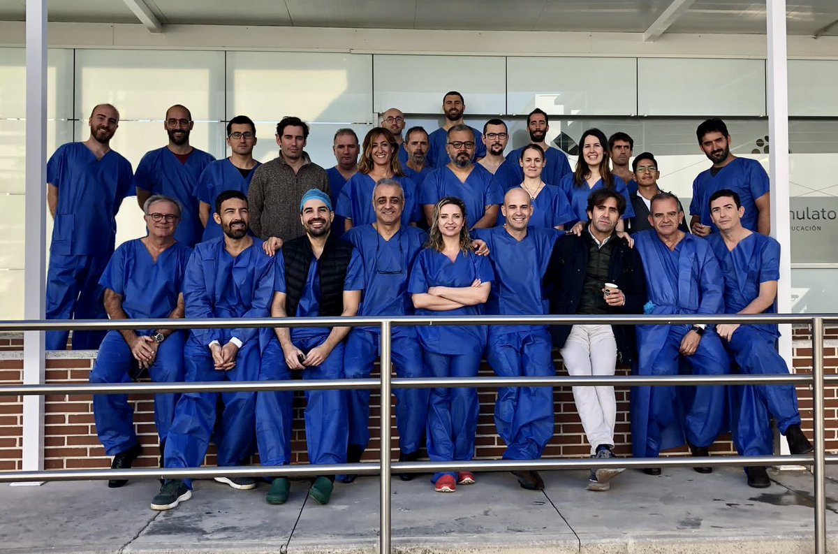 Lujo de curso conjunto de AEA y SECHC. Viernes artroscopia, sábado prótesis. Todo hombro. Grandes profesores y amigos. Mejores alumnos.