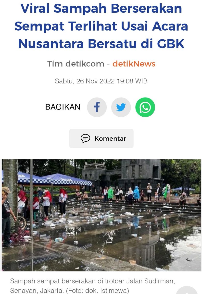 Lemp3r's tweet photo. Paling murka rasanya.. kalu lihat abis acara.., sampah berserakan kayak gini..

Mau kubu .. onoh, eneh,kiri,kanan, atas, bawah, sama aja... kesadarannya dan tanggung jawab terhadap kebersihan masih minim..

Jangan sok treak JAGA NKRI  klu jaga kebersihan saja ga bisa..

#cukk https://t.co/QpAxatpuVY