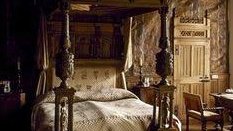 CountDivion's tweet image. *knock knock*

" ʜᴍ ᴄᴏᴍᴇ ɪɴ "

ᴀ ʜᴜʀʀɪᴇᴅ ꜱᴇʀᴠᴀɴᴛ ʀᴜꜱʜᴇᴅ ɪɴ ᴡɪᴛʜ ɢʀᴇᴀᴛ ᴜʀɢᴇɴᴄy ᴀɴᴅ ꜰᴇʀᴠᴏᴜʀ

" ʟᴇᴛᴛᴇʀ ꜰᴏʀ yᴏᴜ ꜱɪʀ, ꜰʀᴏᴍ ᴩʀɪɴᴄᴇ ᴊᴀqᴜᴇꜱ ᴏꜰ ᴛʜᴇ ʜᴏᴜꜱᴇ ᴏꜰ ᴡɪʟʟᴏᴡ "

ᴅɪᴠɪᴏɴ ᴅɪᴅɴᴛ ꜱʜᴀʀᴇ ᴛʜᴇ ꜱᴀᴍᴇ ꜰᴇʀᴠᴏᴜʀ+