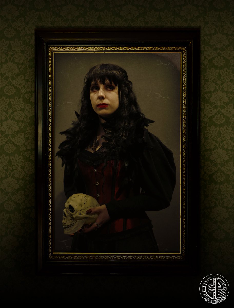 The first edits from this months' MCM Birmingham, featuring <a href="/ClueingForSmaug/">Sophie</a> vamping it up as Nadja from <a href="/theshadowsfx/">What We Do In The Shadows</a> . Was fun playing with gradient filters and many texture brushes to get these two shots done. Now on to some comic book covers!