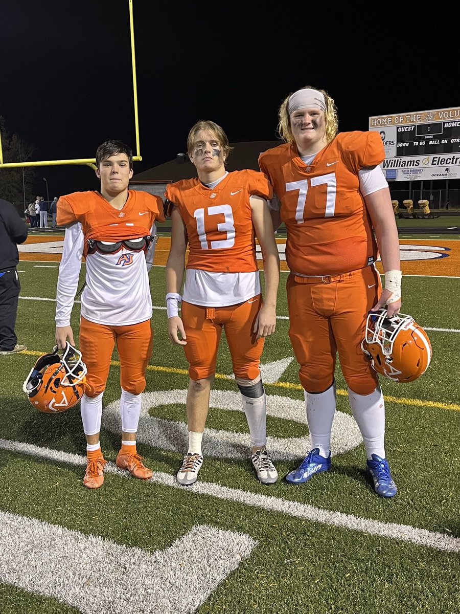 FullerSims4's tweet photo. I just wanna say thank you to all my coaches and all of the people who believed in me throughout my high school career. To all the younger guys on the team… cherish every game/practice because it’s all gone just like that. LOVE MY AJ FAMILY🧡💙 13 OUT!! God’s plan>my plan🙏!! https://t.co/qkqbpSqkiz